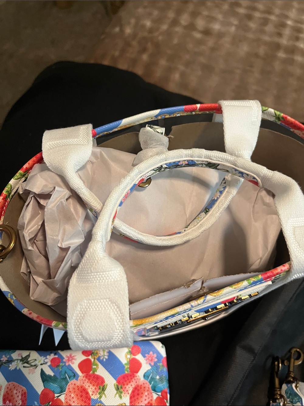 Kurt Geiger new tags White Tote with Blue-Striped Floral Pouch - Picture 3 of 7
